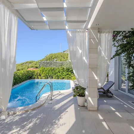 Luka Villa Makarska
