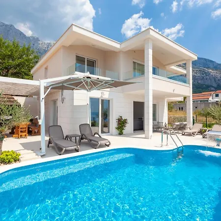 Luka * Makarska