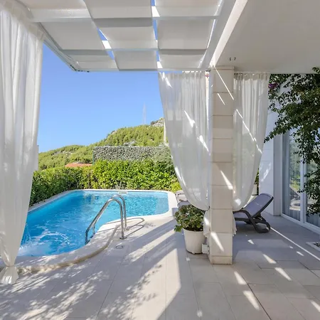 Luka Villa Makarska